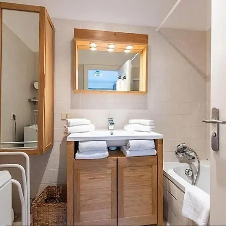L'esterel Avec Piscine Et Grand Balcon Vue Apercu Appartement *