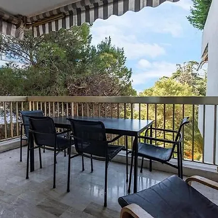 L'esterel Avec Piscine Et Grand Balcon Vue Apercu